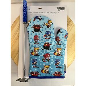 Hallmark Sega Sonic the Hedgehog Oven Mitt & Branding Iron Set Blue Polyester